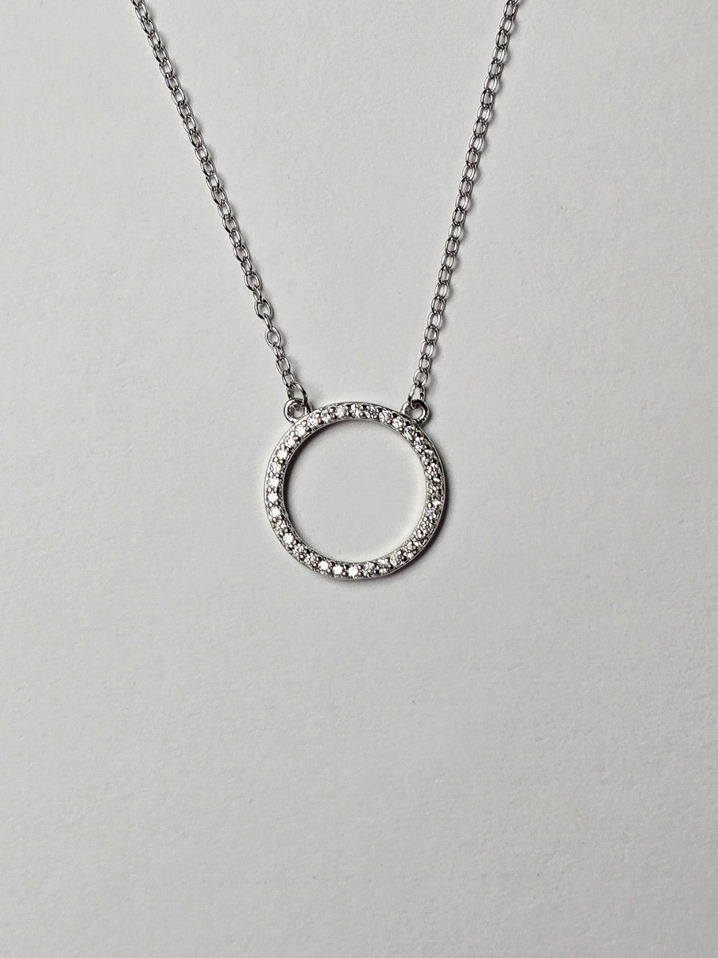 CIRCLE NECKLACE