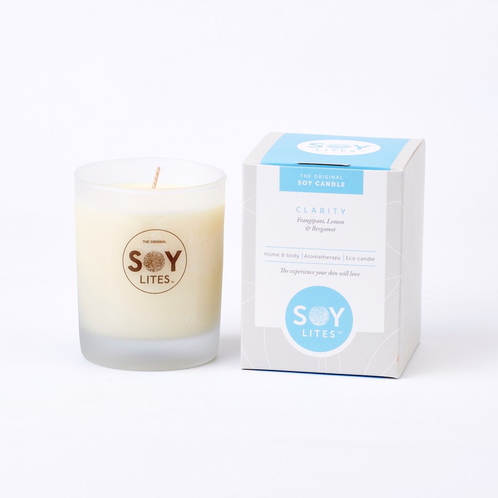 Soy candle with frangipani, lemon and bergamot.
