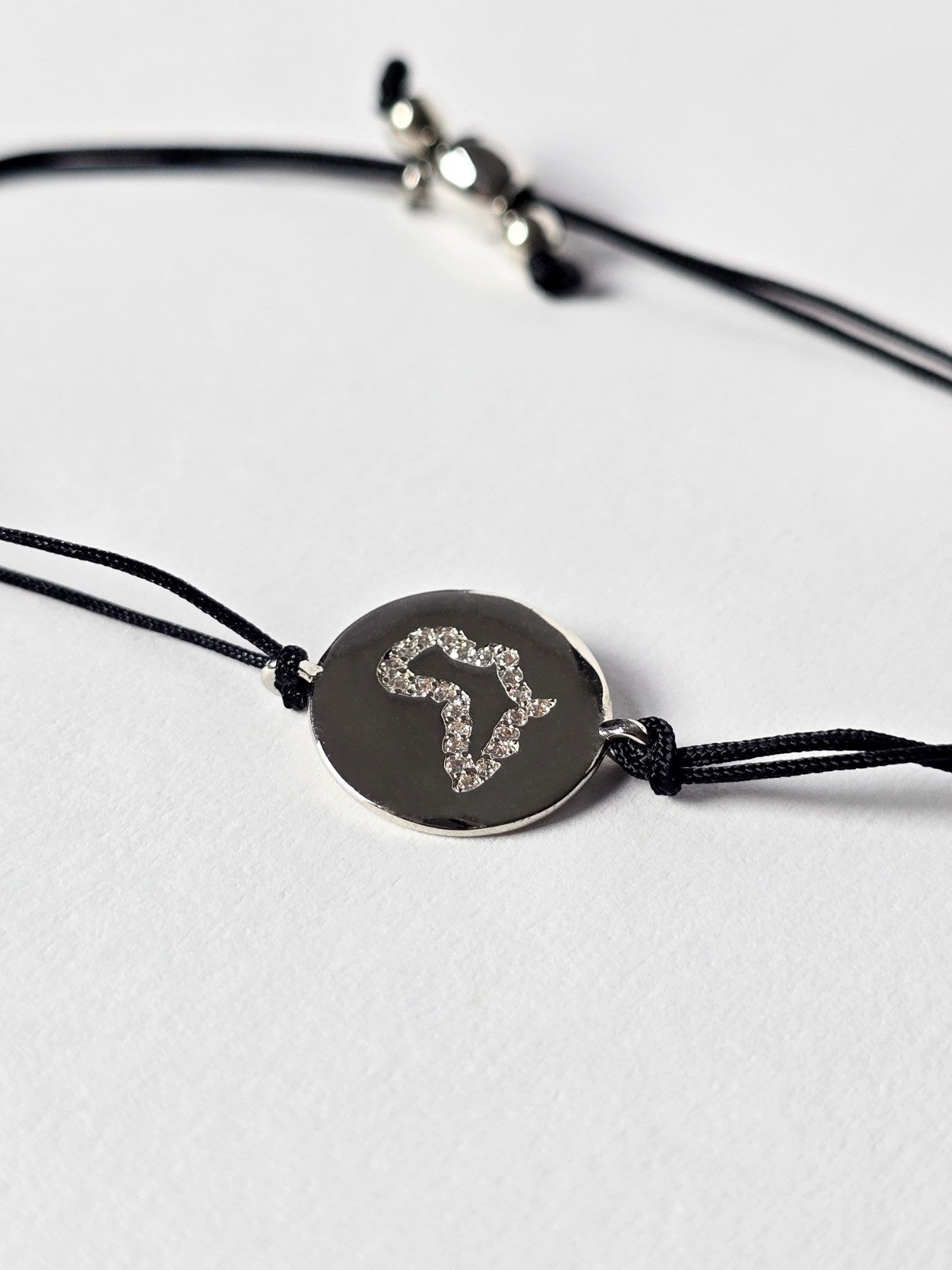 AFRICA STRING BRACELET