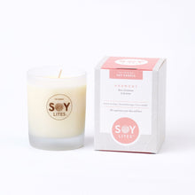 Soy candle with rose, geranium and jasmine.